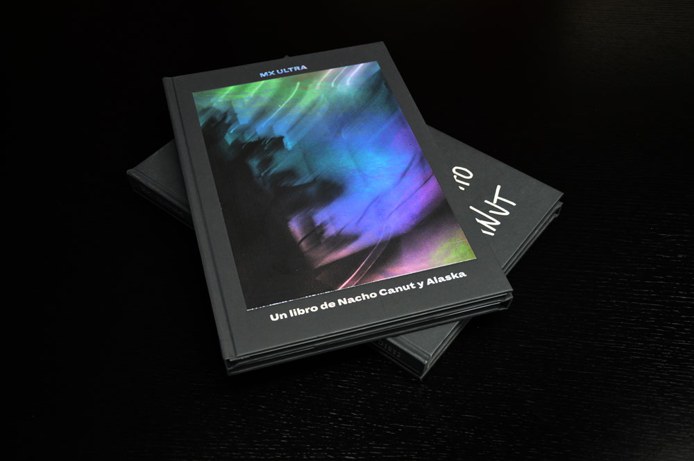"MX Ultra" un libro de Nacho Canut y Alaska